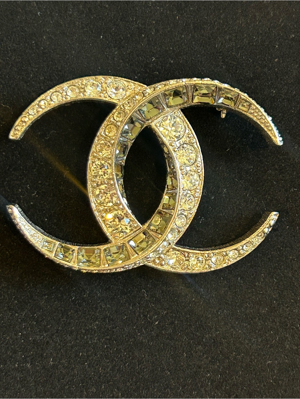 CHANEL Dubai Crystal Interlocking CC Brooch